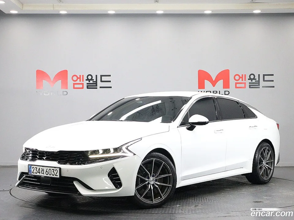Kia K5 Hybrid 2023 — фото 1, купить с доставкой в Москву