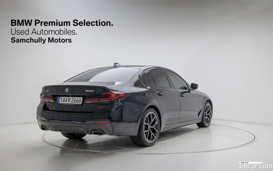BMW 5 Series 530i xDrive M 2023 — миниатюра 4