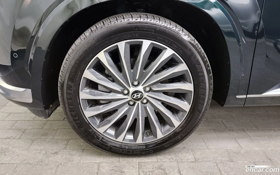 Hyundai Palisade 2.2 2WD 2023 — миниатюра 2