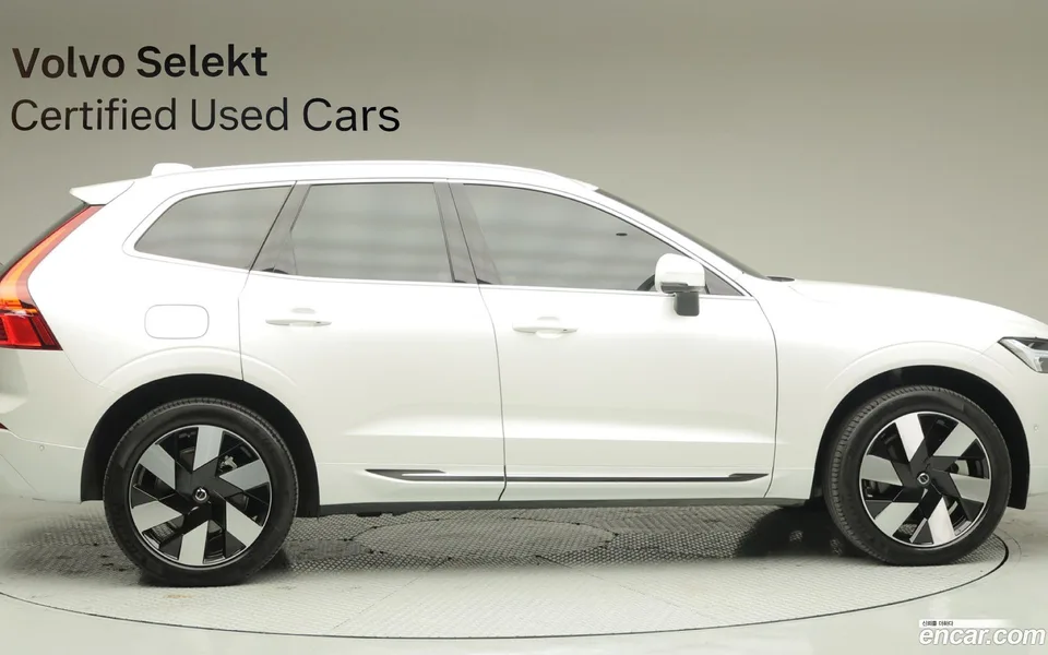 Volvo XC60 T8 2025 — миниатюра 4