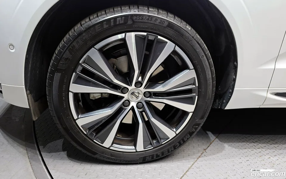 Volvo XC60 T8 2022 — миниатюра 2