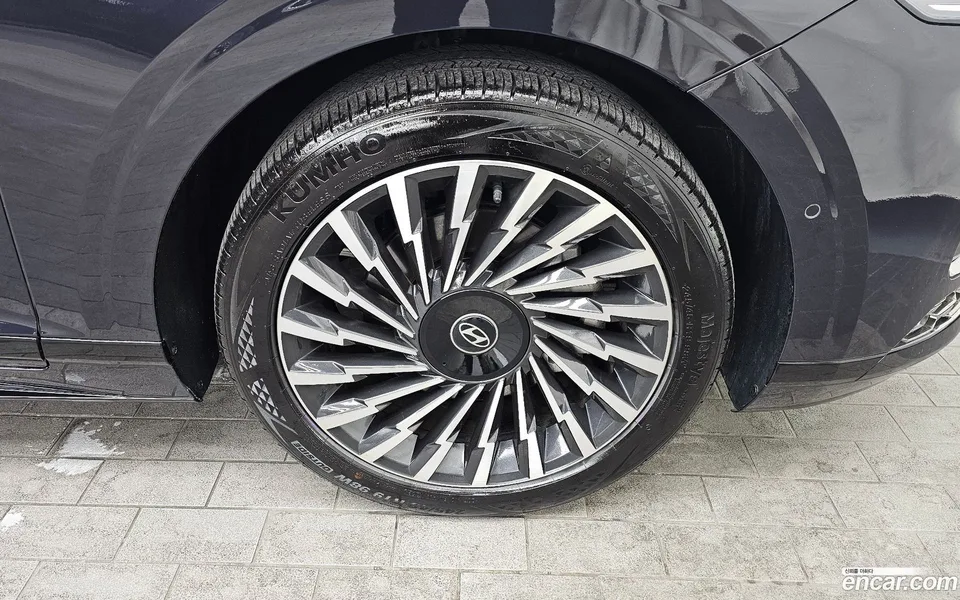 Hyundai Grandeur 2.5 2WD 2024 — миниатюра 2