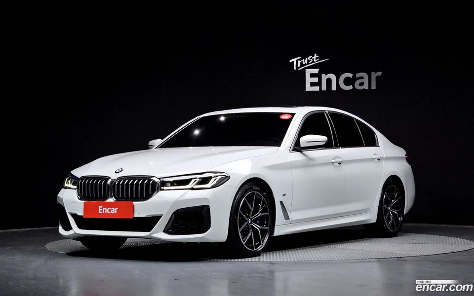 BMW 5 Series 530i M 2023 — фото 1, купить с доставкой в Москву