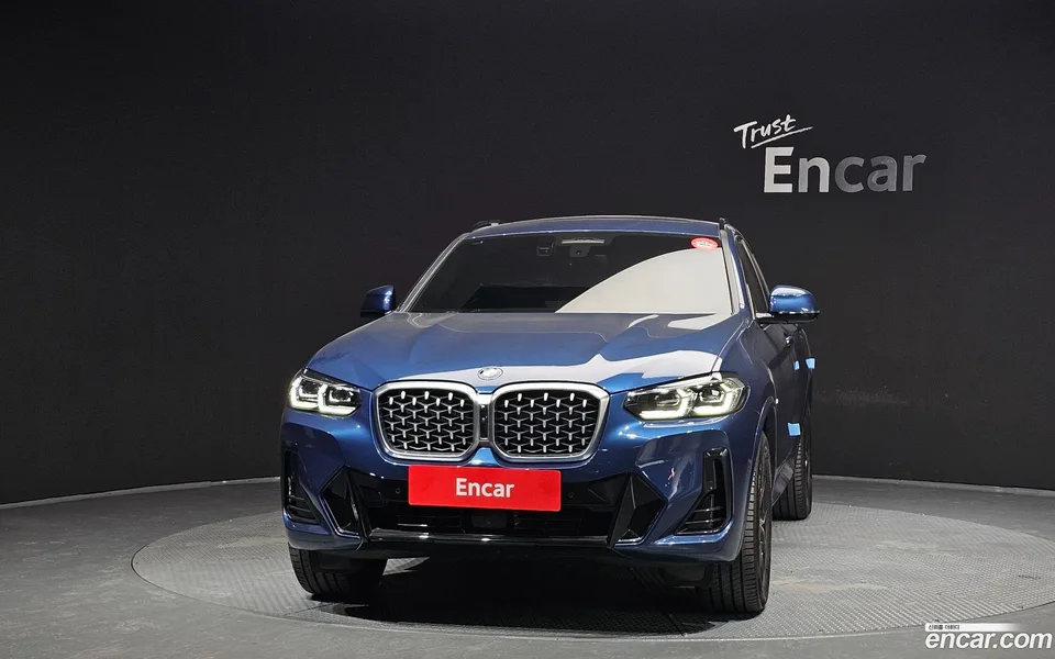 BMW X4 xDrive20i M 2023 — миниатюра 3