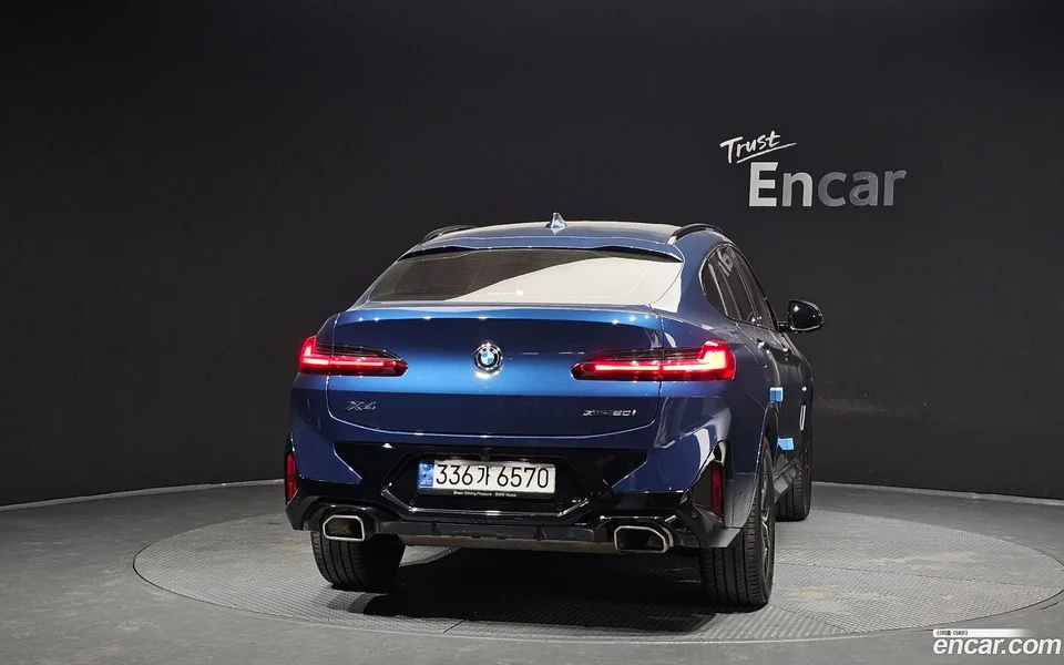 BMW X4 xDrive20i M 2023 — миниатюра 4