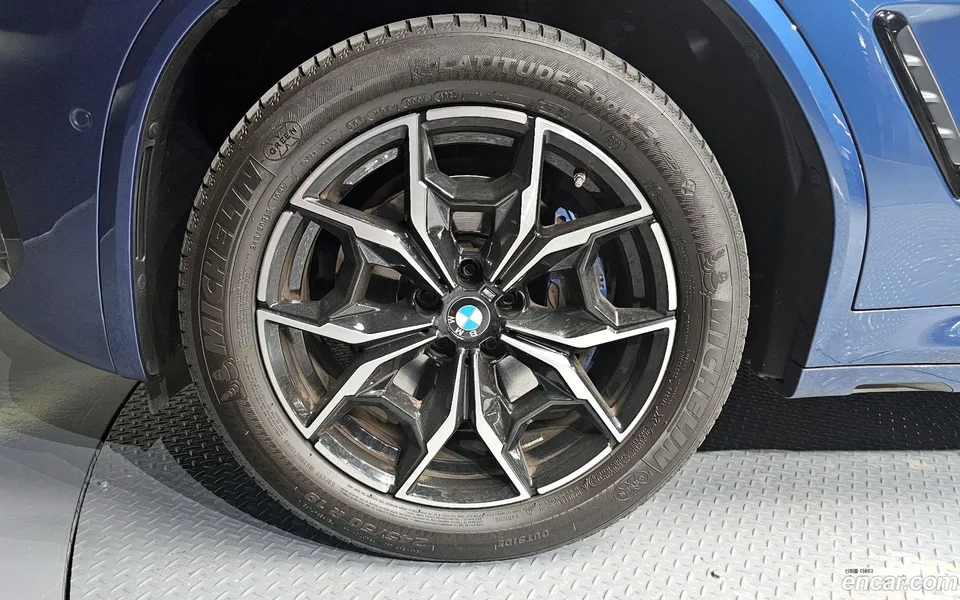 BMW X4 xDrive20i M 2023 — миниатюра 5