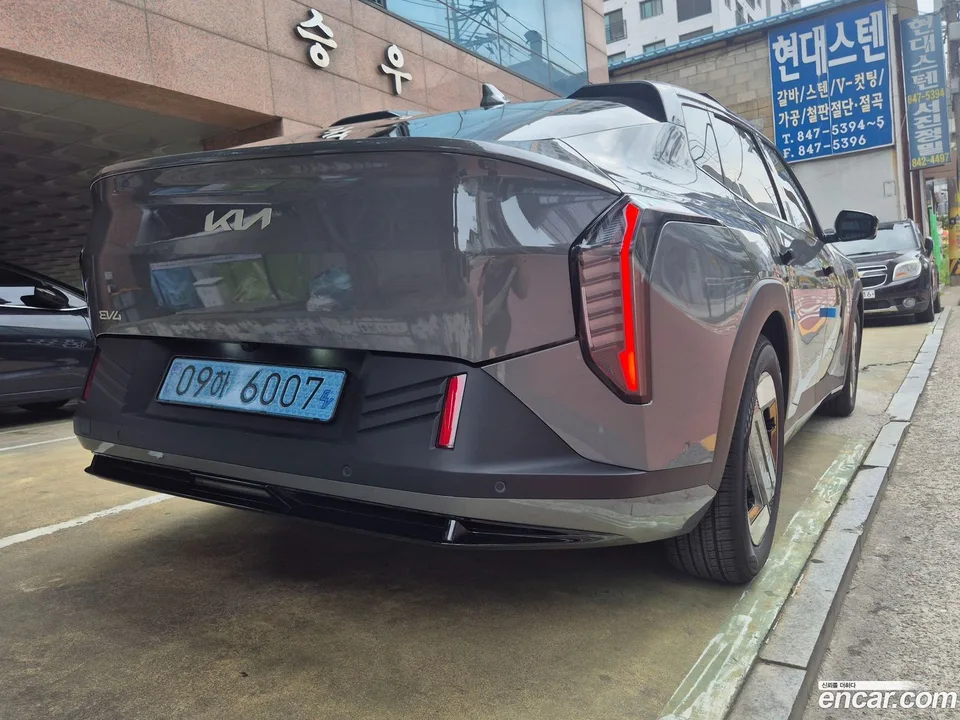 Kia EV4 2WD 2025 — миниатюра 2