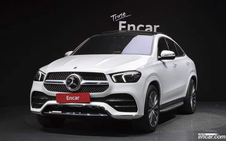 Mercedes-Benz GLE-Class GLE400d 4MATIC 2023 — фото 1, купить с доставкой в Москву