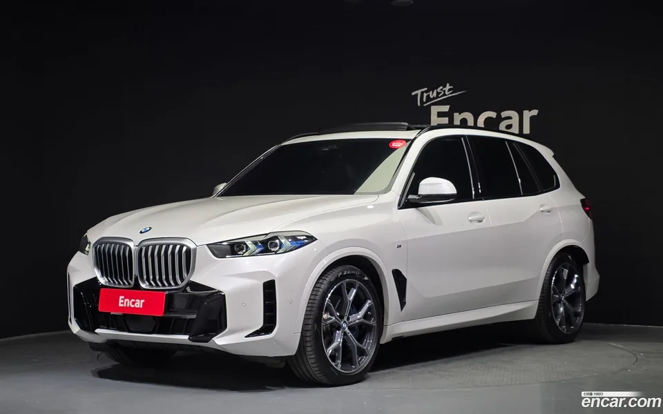 BMW X5 xDrive 40i M 2024 — фото 1, купить с доставкой в Москву