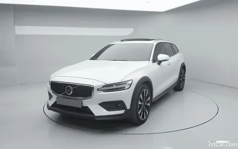 Volvo V60 Cross Country 2024 buy in Moscow