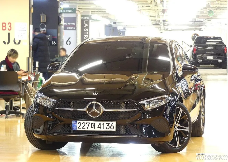 Mercedes-Benz A-Class A220 2024 — миниатюра 3
