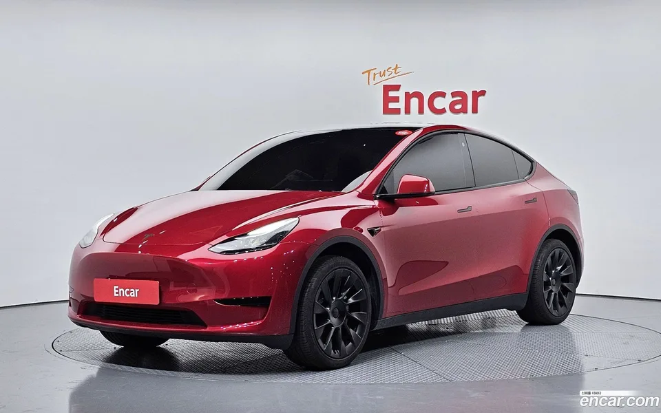 Tesla Model Y 2024