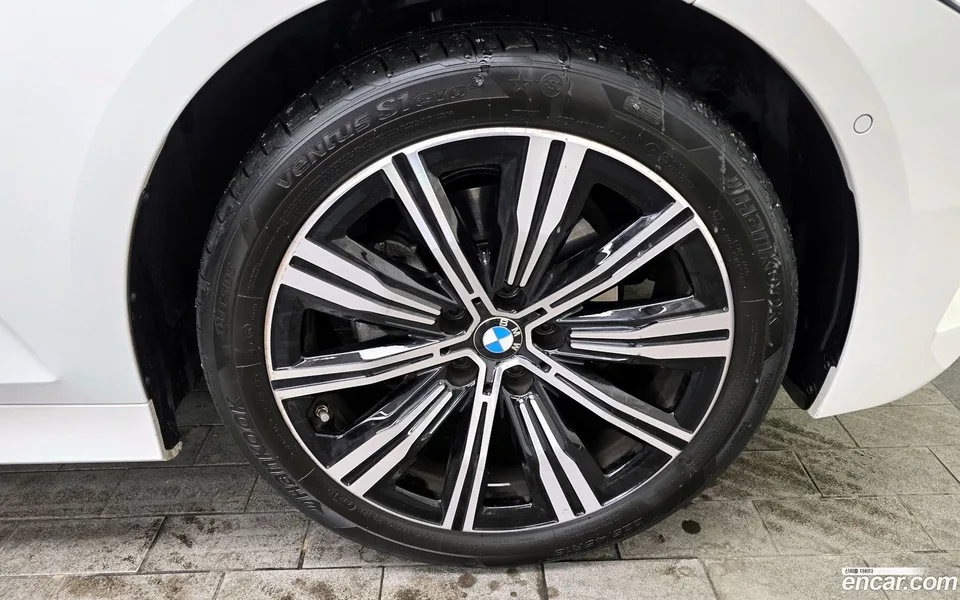 BMW 3 Series 320i 2024 — миниатюра 2