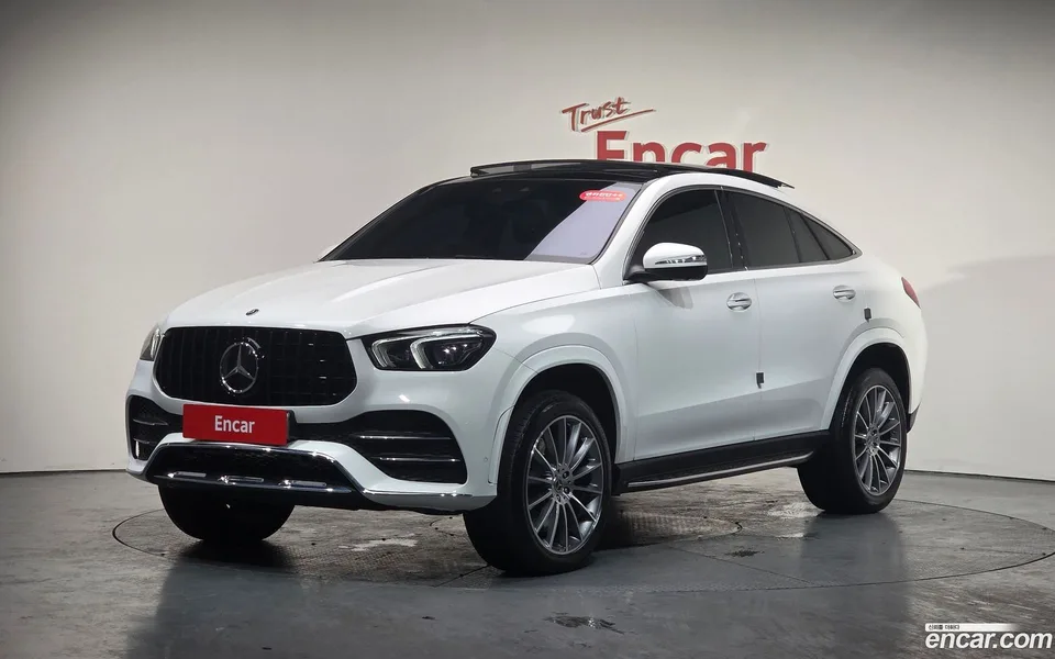 Mercedes-Benz GLE-Class GLE400d 4MATIC 2023 — фото 1, купить с доставкой в Москву