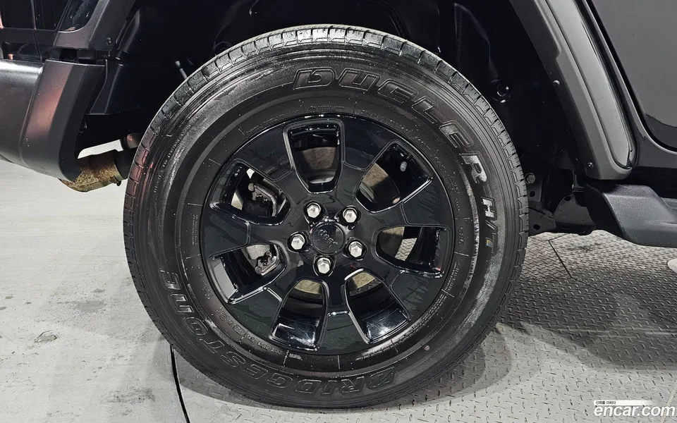 Jeep Wrangler 2.0 4 2023 — миниатюра 2