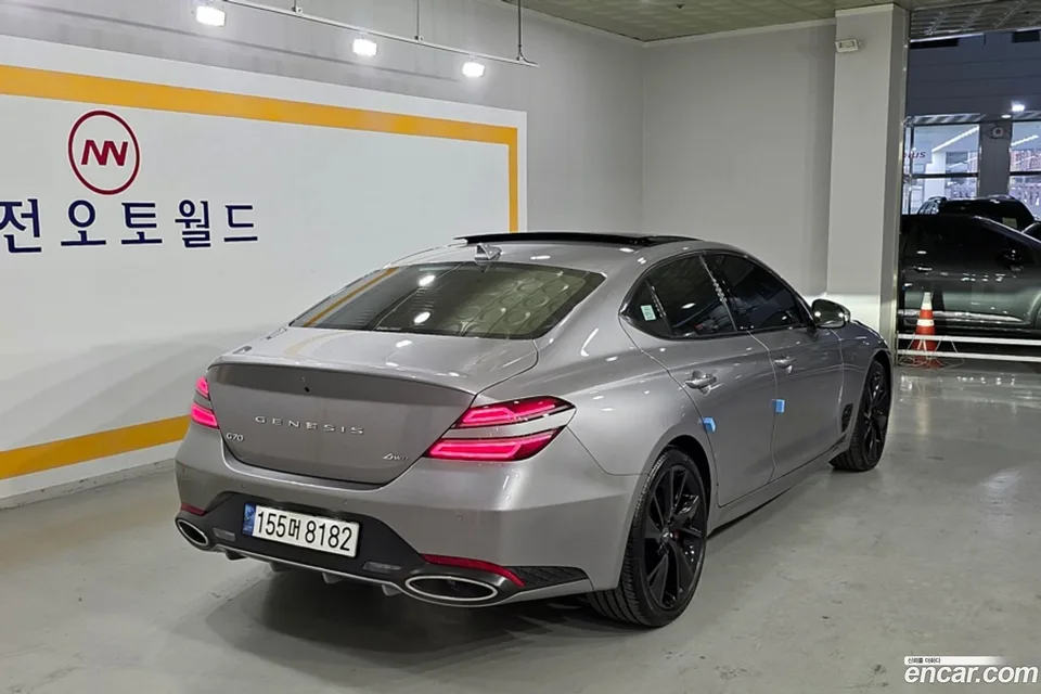 Genesis G70 2.0T 4WD 2022 — миниатюра 2