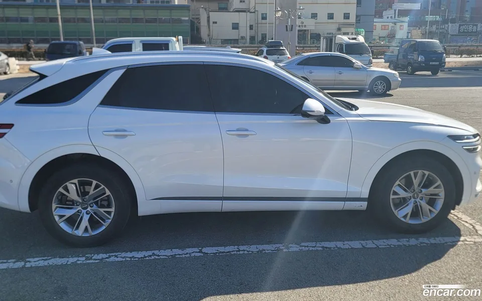 Genesis GV70 2.5T 2WD 2024 — миниатюра 2