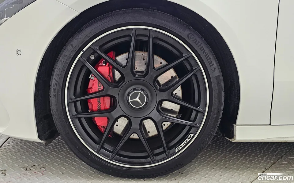 Mercedes-Benz CLA-Class AMG CLA 45 S 4MATIC+ 2024 — миниатюра 2