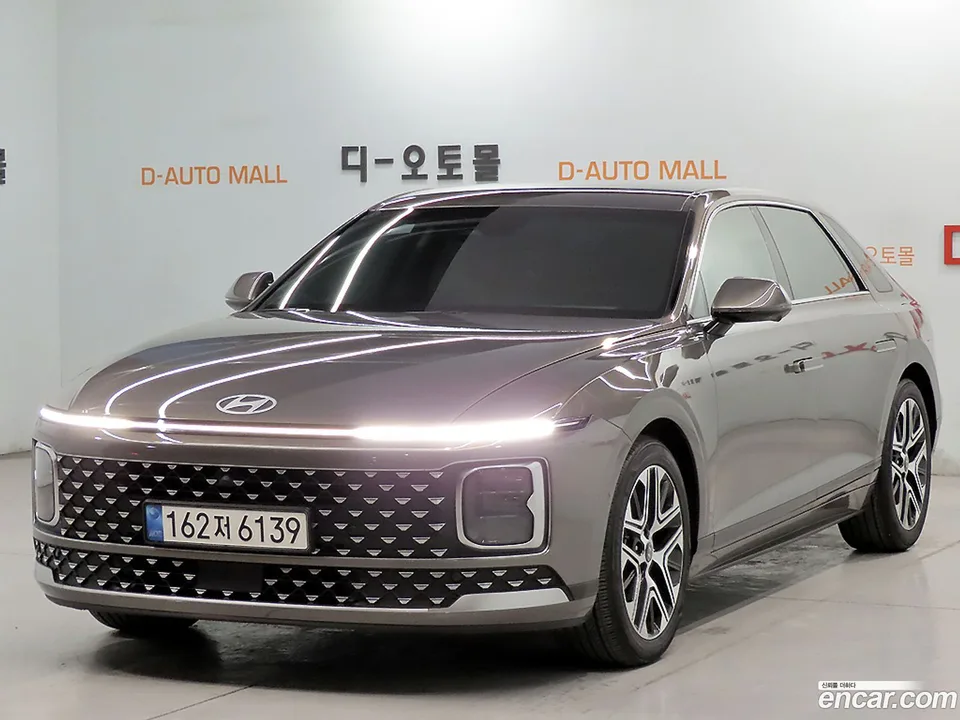 Hyundai Grandeur 2.5 2WD 2023 — фото 1, купить с доставкой в Москву