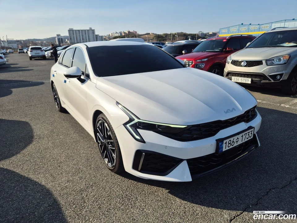 Kia K5 1.6 2023 — photo 1, buy with delivery to Moscow