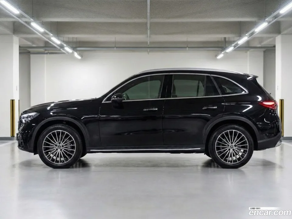 Mercedes-Benz GLC-Class GLC300 4MATIC AMG Line 2023 — миниатюра 2