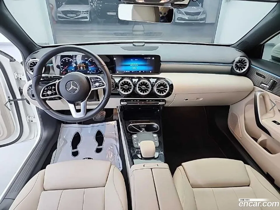 Mercedes-Benz A-Class A220 2022 — фото 1, купить с доставкой в Москву