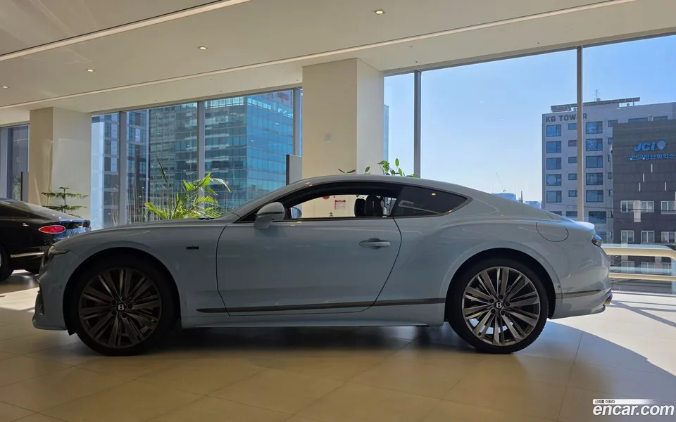 Bentley Continental GT 4.0 GT 2025 — миниатюра 4