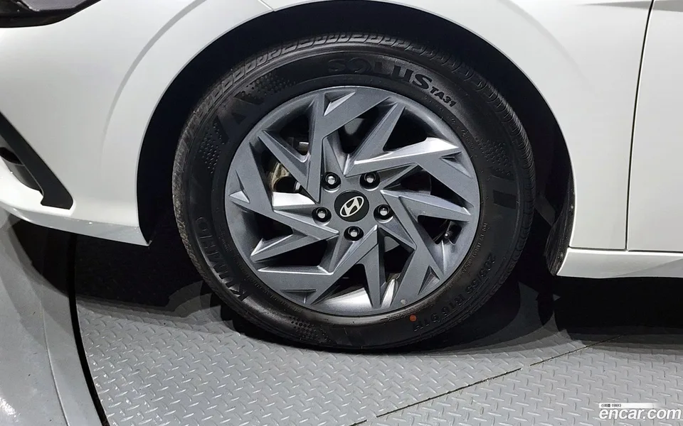 Hyundai Avante CN7 1.6 2025 — миниатюра 2