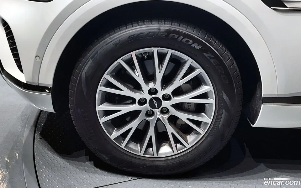 Genesis GV80 2.5T 2WD 2024 — миниатюра 2