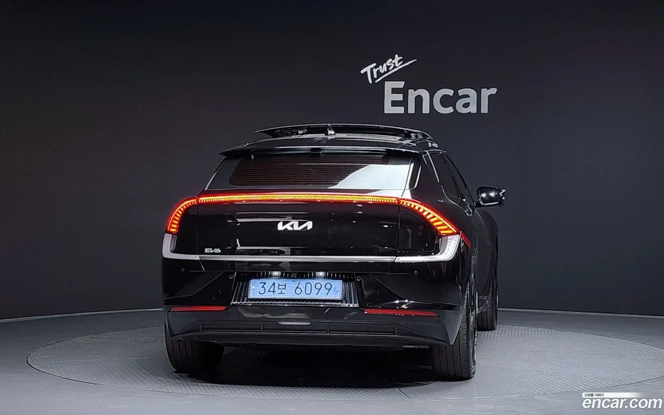 Kia EV6 2023 — миниатюра 4