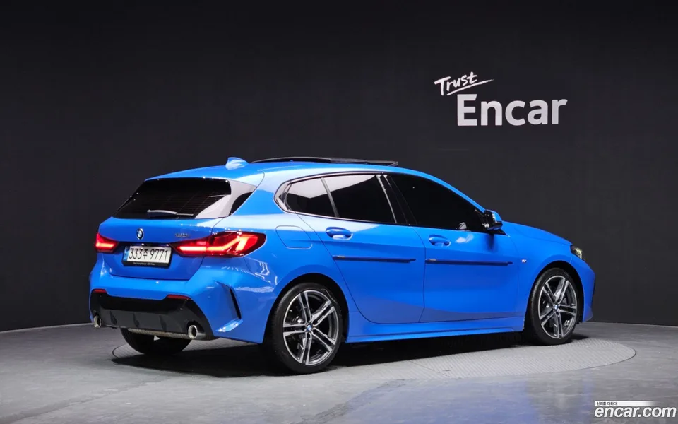 BMW 1 Series 120i M 2022 — миниатюра 2