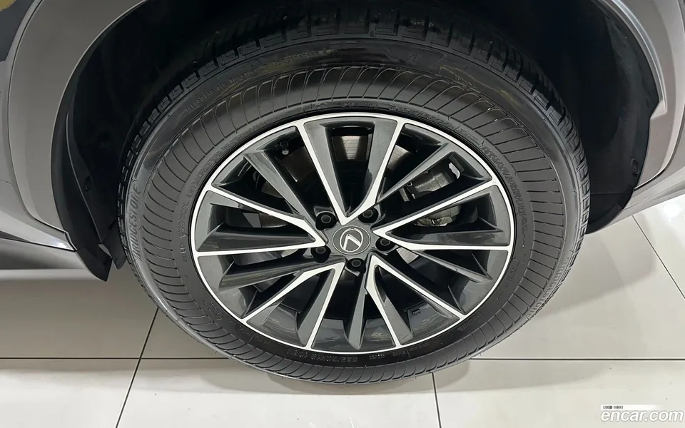 Lexus NX 450h+ 2024 — миниатюра 2