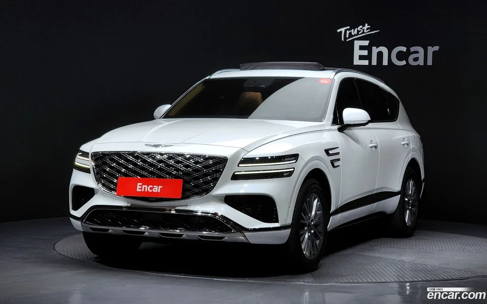 Genesis GV80 2.5T 2WD 2024 — фото 1, купить с доставкой в Москву