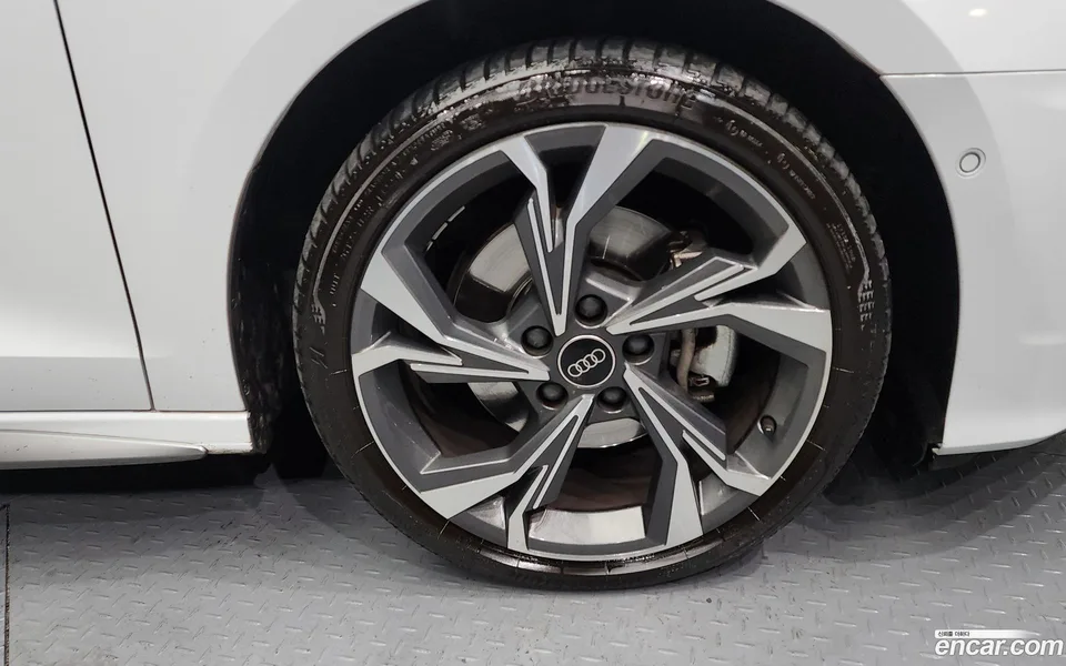 Audi A3 (8Y) 40 TFSI 2024 — миниатюра 2