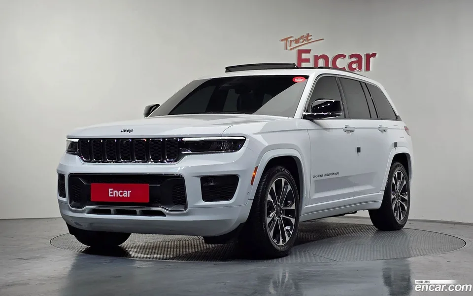 Jeep Grand Cherokee 3.6 2023 — фото 1, купить с доставкой в Москву