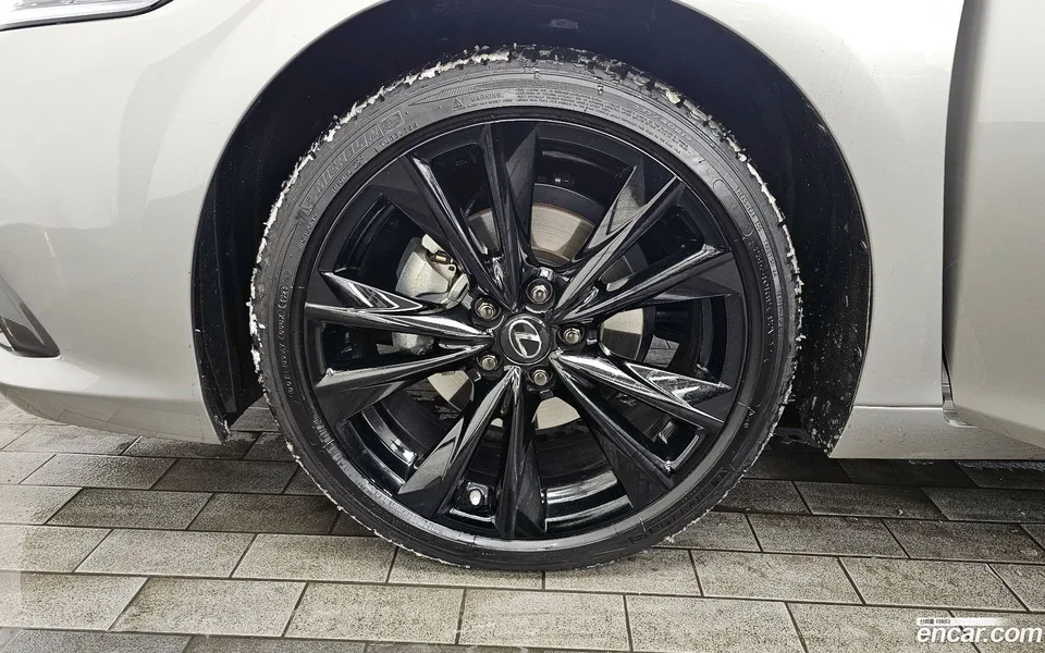 Lexus ES 300h F-Sport 2024 — миниатюра 5