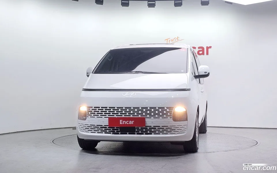 Hyundai Staria L3.5 9 2025 — миниатюра 3