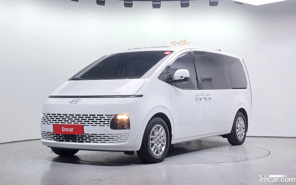 Hyundai Staria L3.5 9 2025 — фото 1, купить с доставкой в Москву