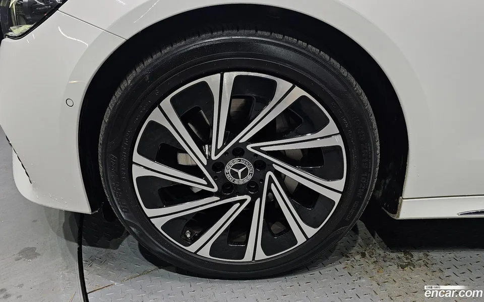 Mercedes-Benz E-Class E300 4MATIC 2024 — миниатюра 2