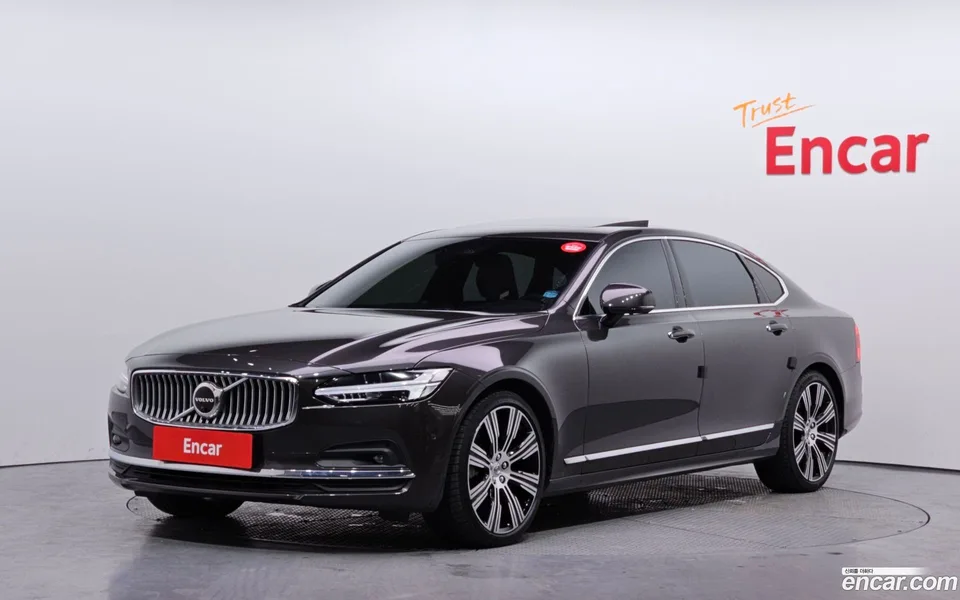 Volvo S90 B6 AWD 2022 — фото 1, купить с доставкой в Москву