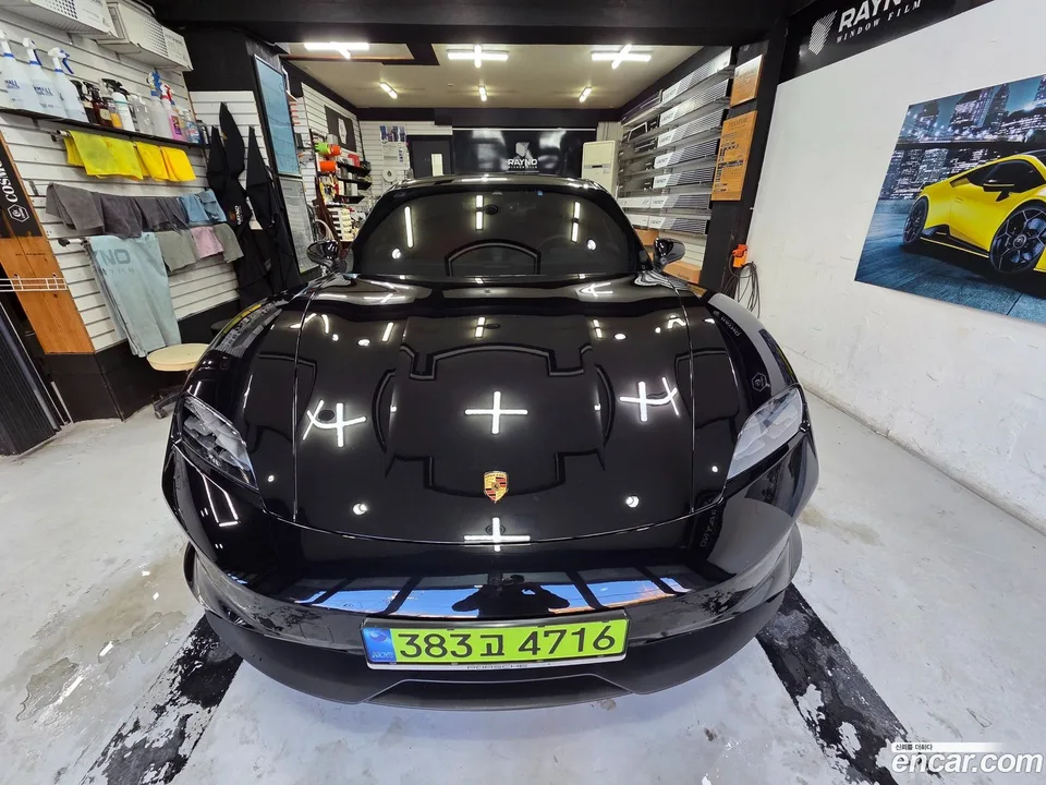 Porsche Taycan 2025 — фото 1, купить с доставкой в Москву