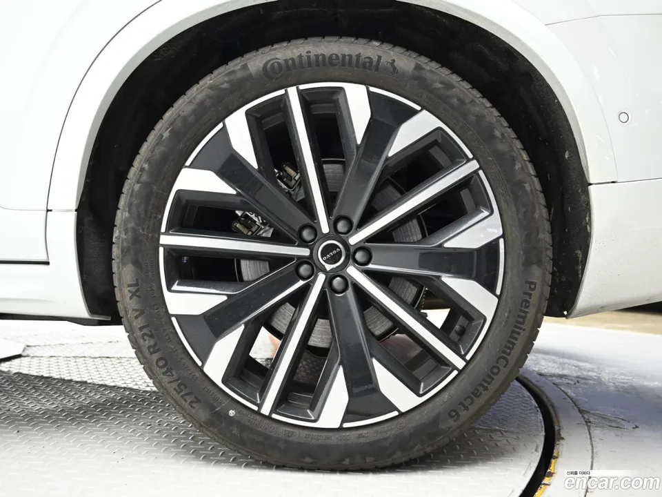 Volvo XC90 B6 2025 — миниатюра 2