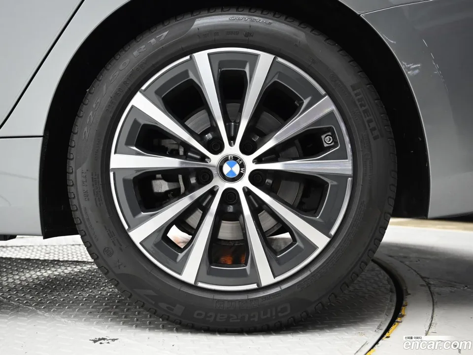 BMW 3 Series 320i 2024 — миниатюра 5