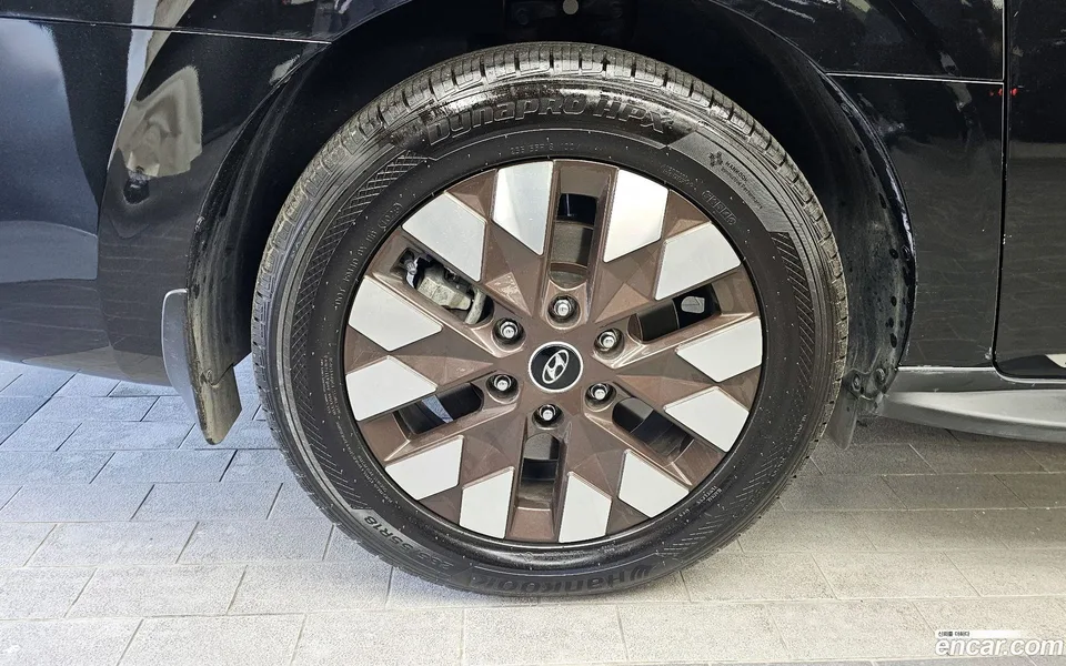 Hyundai Staria 4WD 2023 — миниатюра 5