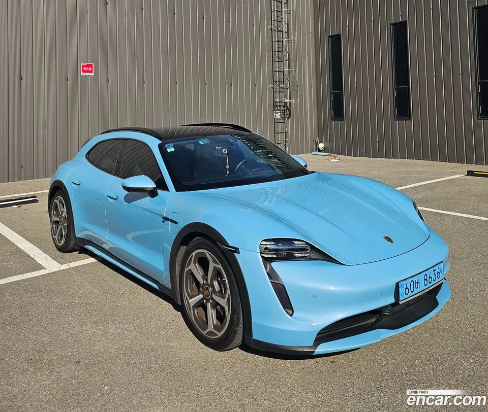 Porsche Taycan 4 2022 — фото 1, купить с доставкой в Москву