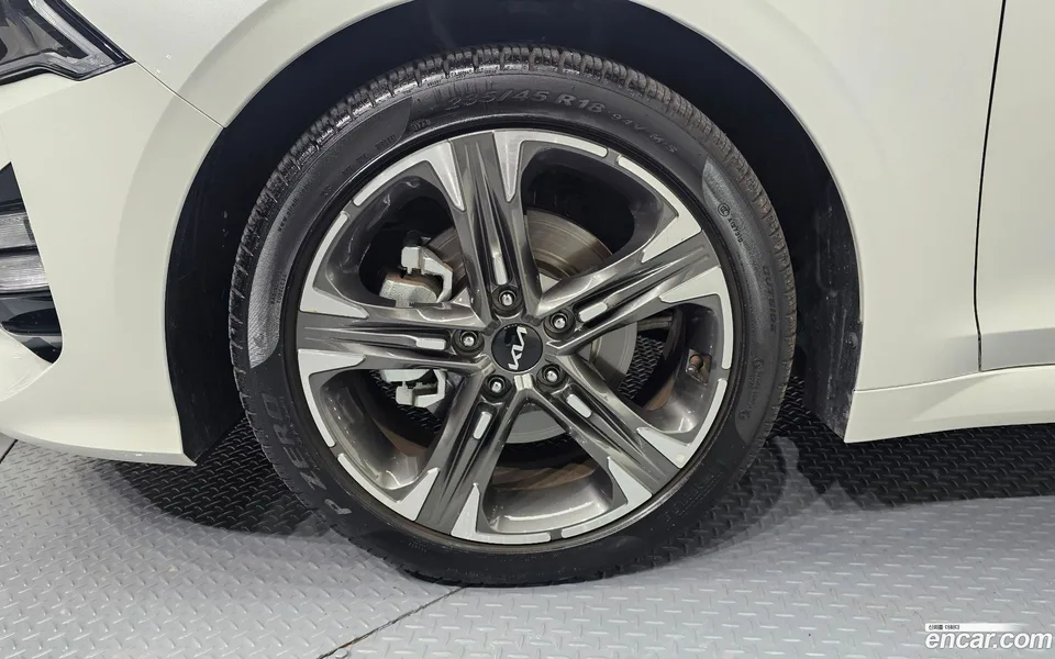 Kia K5 1.6 2023 — миниатюра 2