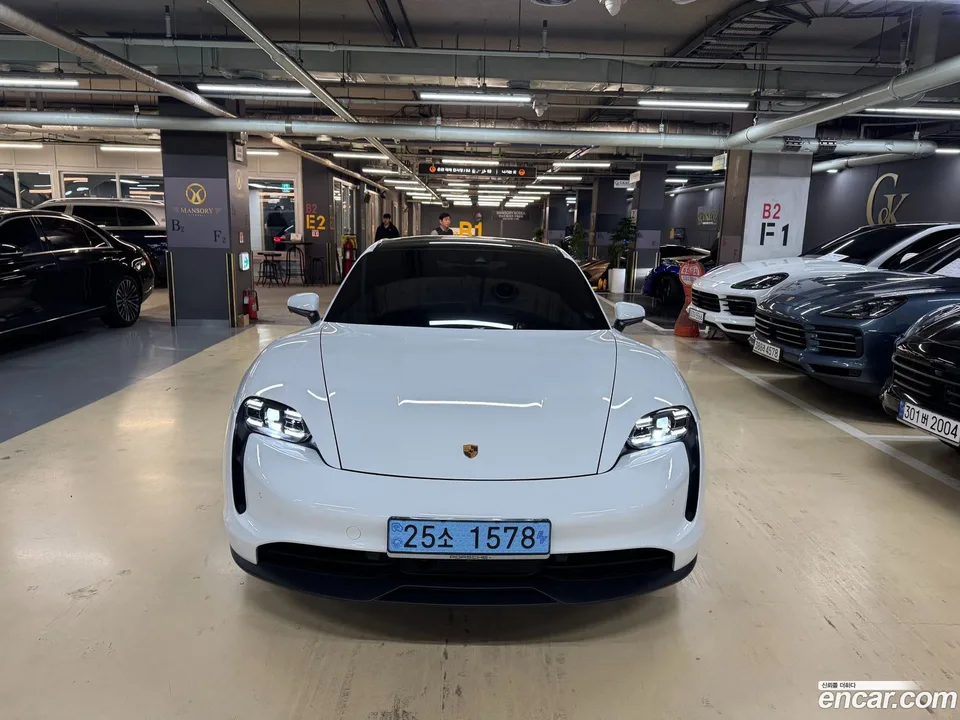 Porsche Taycan 2024 — миниатюра 3