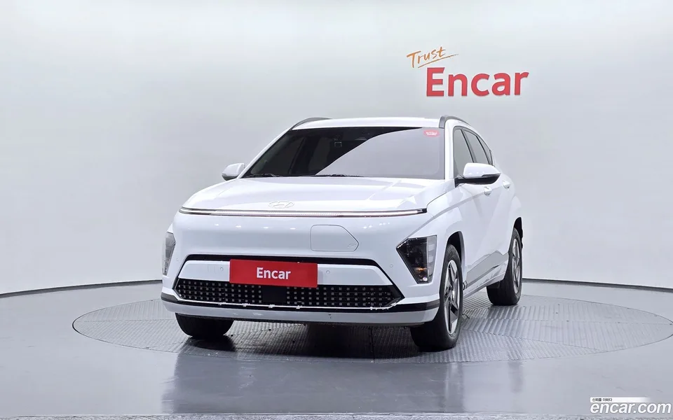 Hyundai Kona Electric 2023 — миниатюра 3