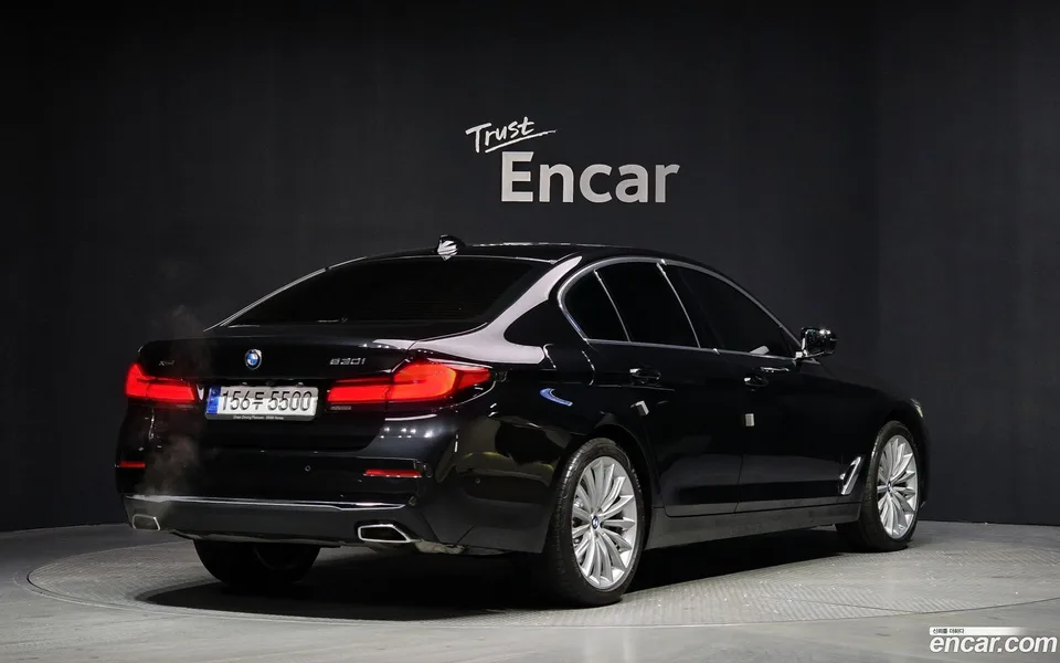 BMW 5 Series 530i xDrive 2023 — миниатюра 2