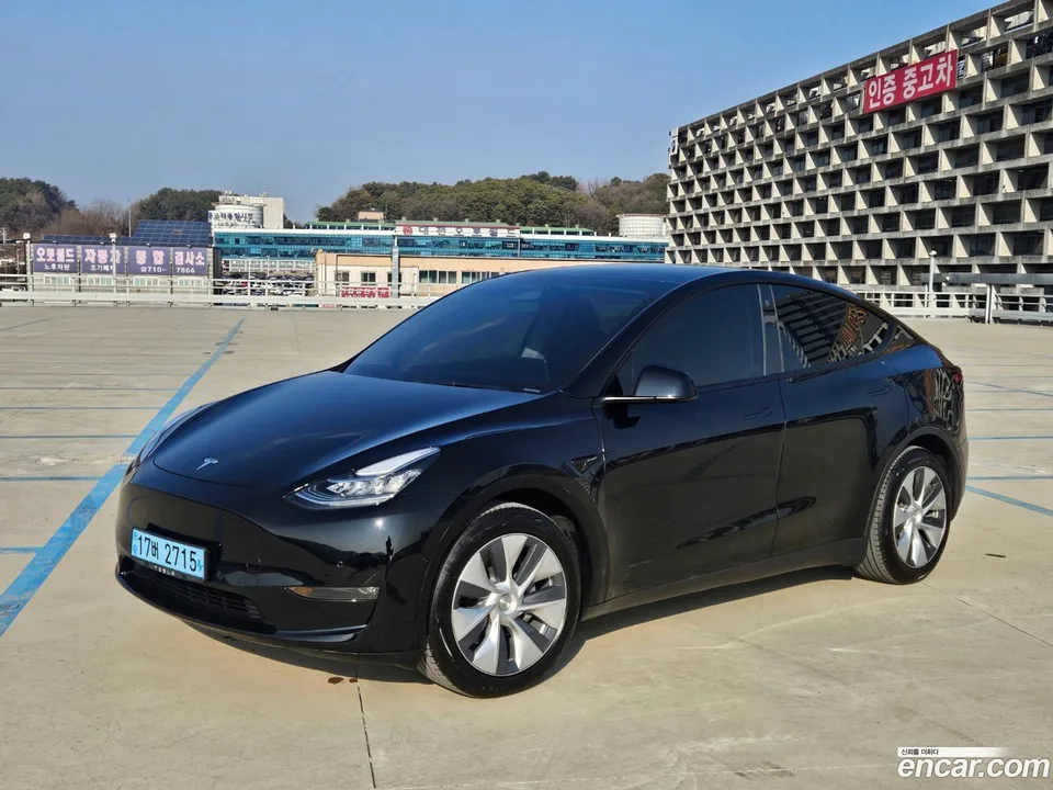Tesla Model Y AWD 2022 — миниатюра 2